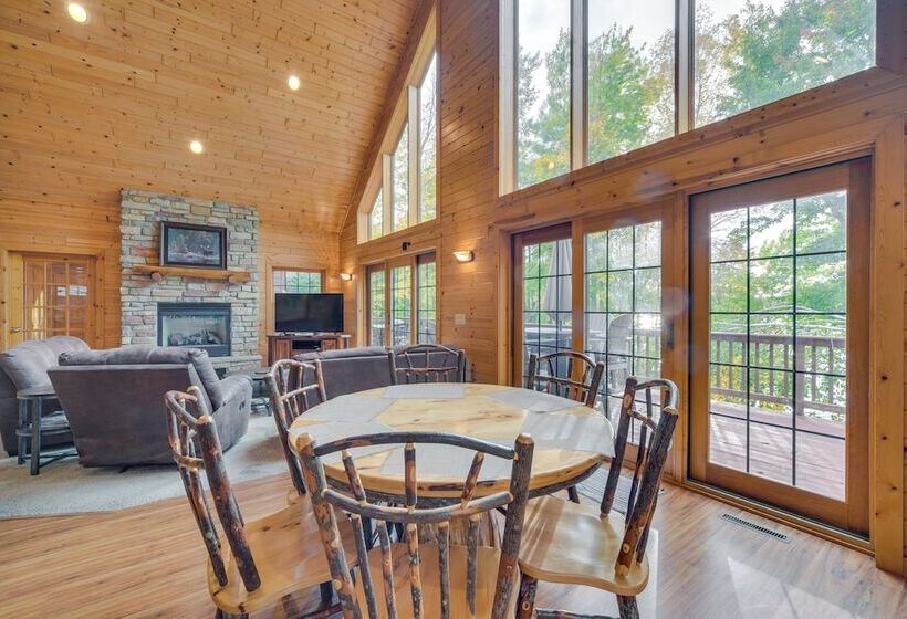 Lakefront Wisconsin Cabin With Boat Dock!