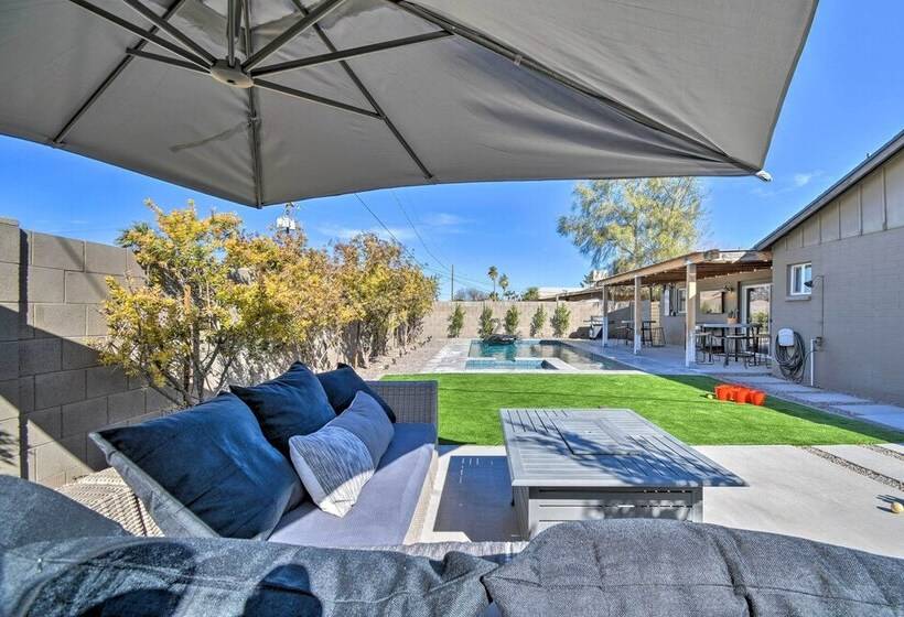 Luxe Scottsdale Retreat W/ Pool & Hot Tub!
