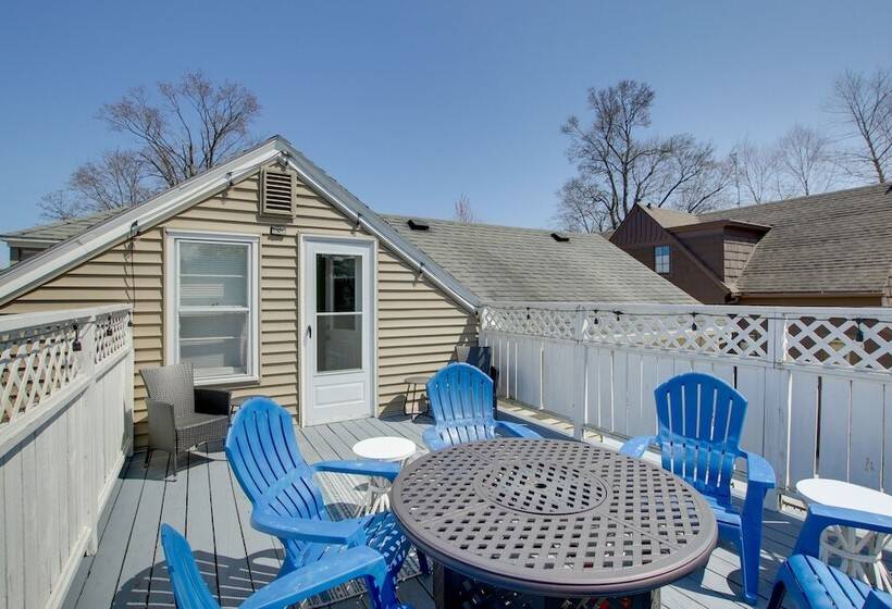 Family Home, 1 Block To Lake Michigan Beach!