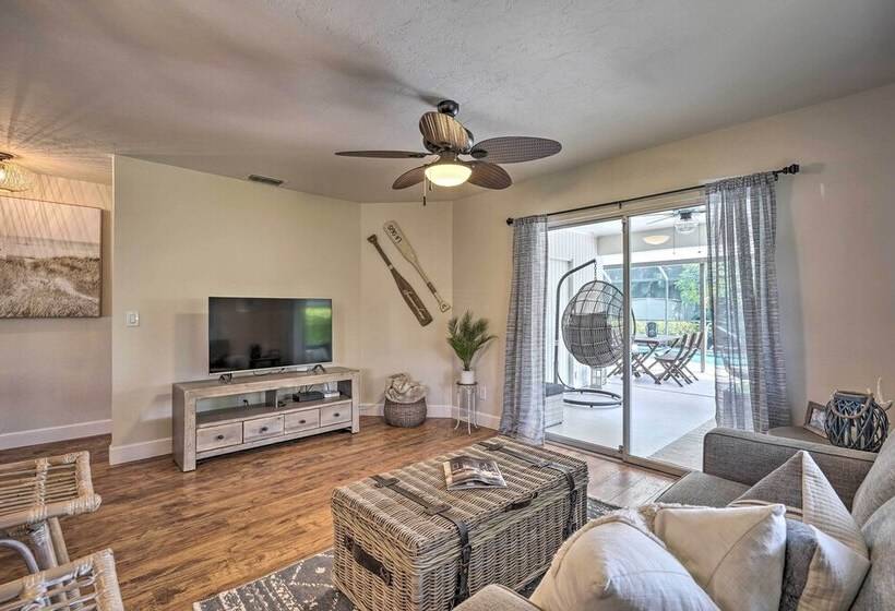 Naples Oasis W/ Screened Pool, Bike To Beach!