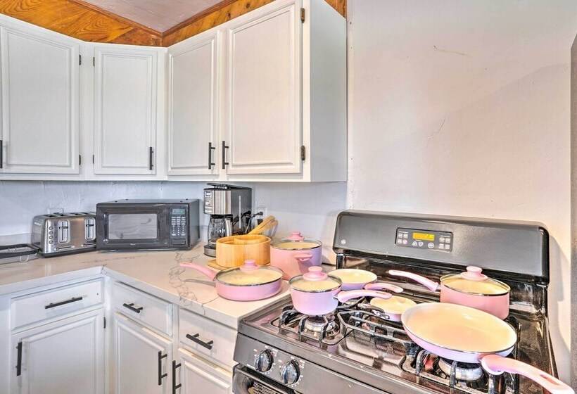 Pet Friendly Chino Valley Cabin W/ Game Room!