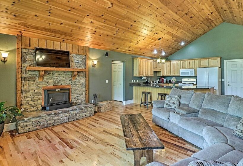 Private Bryson City Ranch Retreat W/ Mtn Views!