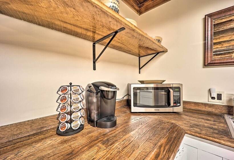 Relaxing Retreat W/ Private Dock On Claytor Lake!