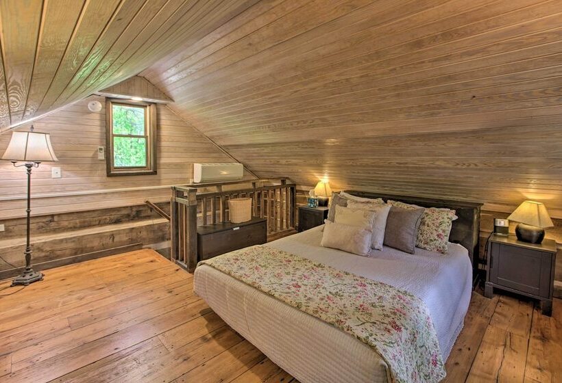 Romantic Log Cabin Escape On Delfosse Winery!