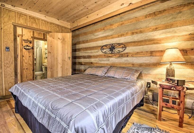 Scenic Cabin W/ Deck & Fire Pit   Near Hiking!
