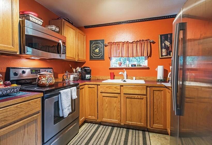 Secluded Seward Home: Patio, 2 Mi To Kenai Fjords!