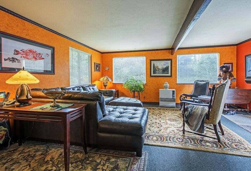 Secluded Seward Home: Patio, 2 Mi To Kenai Fjords!