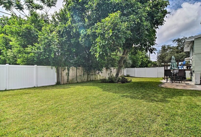 Seminole Home: 1 Mi To Indian Shores Beach!