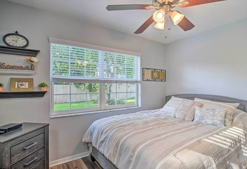 Seminole Home: 1 Mi To Indian Shores Beach!