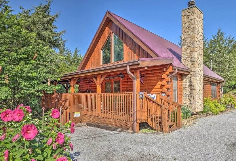 Sevierville Cabin W/ Furnished Deck & Balcony