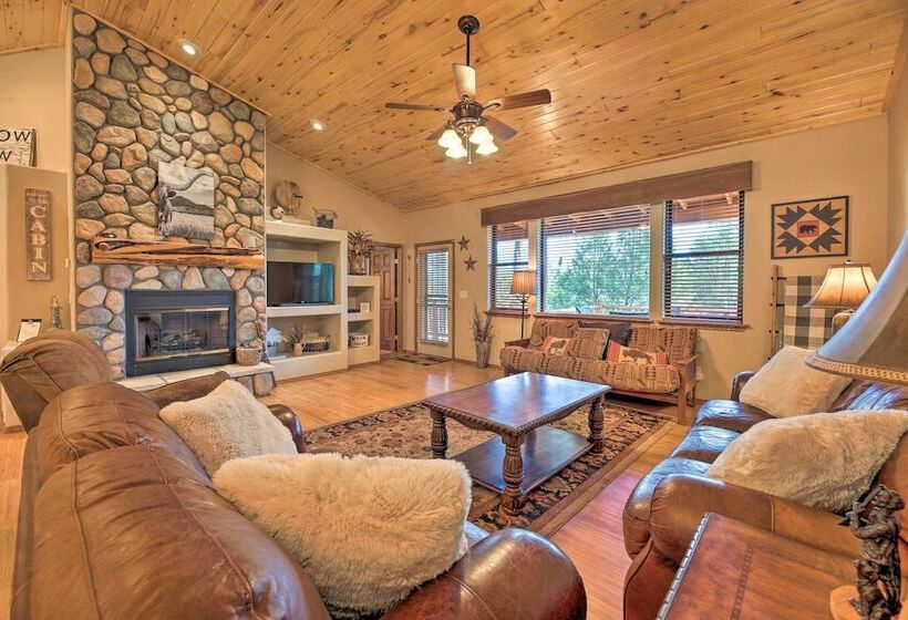 < 4 Mi To Fool Hollow Lake: Cabin W/ Tranquil Deck