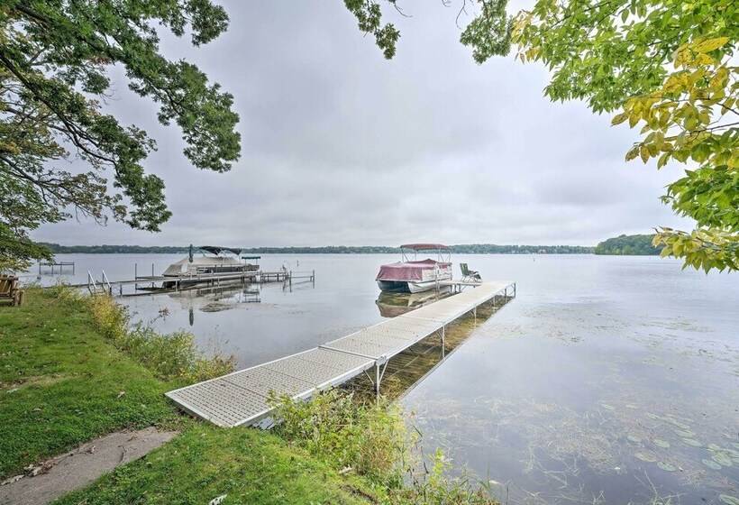 Spacious Lakehouse W/ Deck, Kayaks, & Dock!