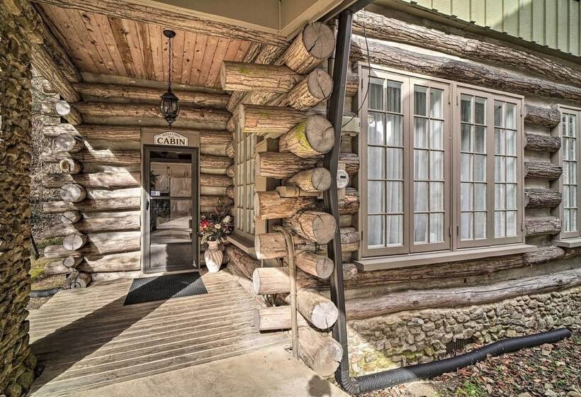 Tranquil Smoky Mountain Cabin W/ Porch & Fire Pit