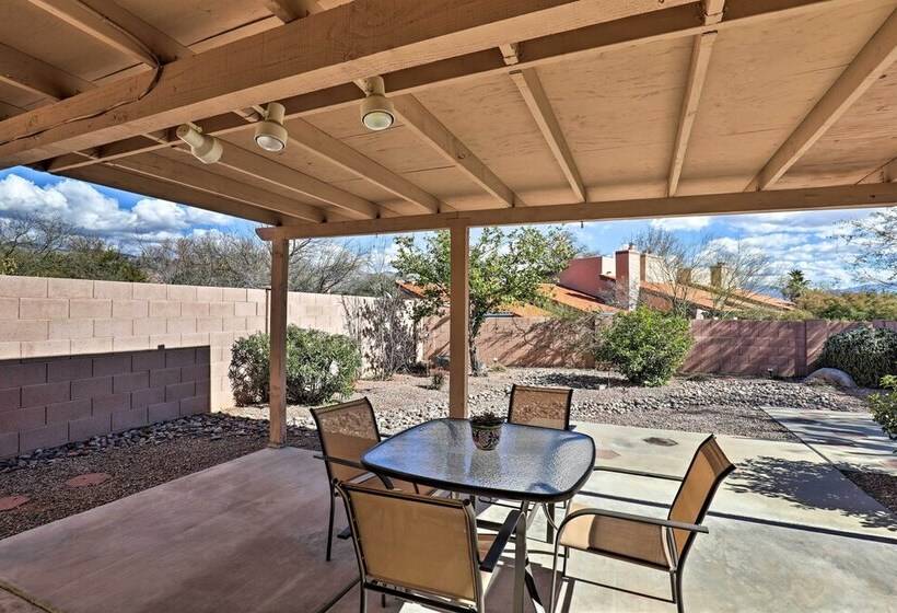 Tucson Area House W/ Pool Access & Mountain Views!