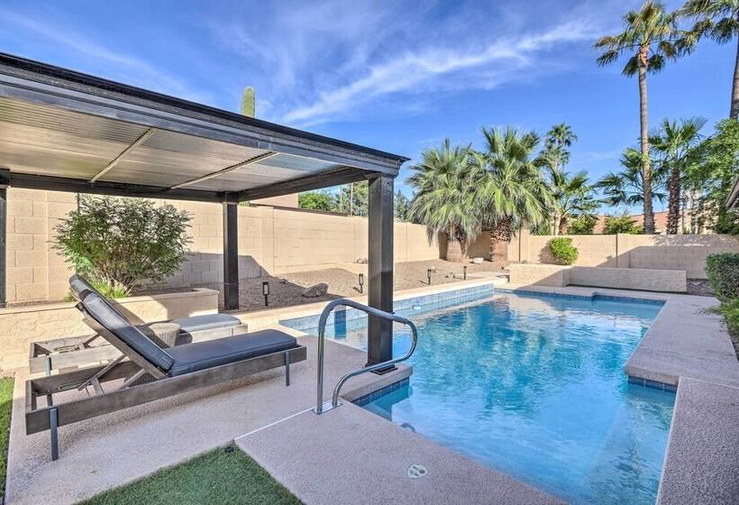 Upscale Home With Private Pool < 5 Mi To Golfing!
