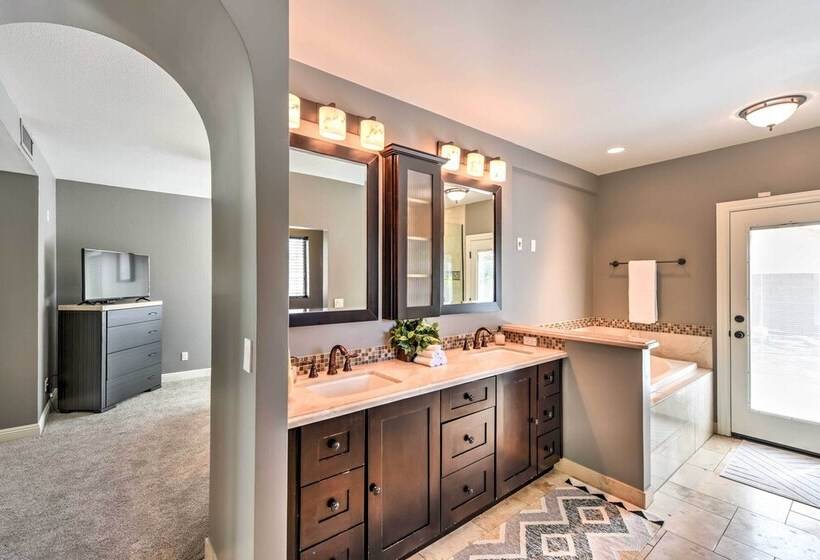 Tempe Retreat W/ Saltwater Pool & Grill!