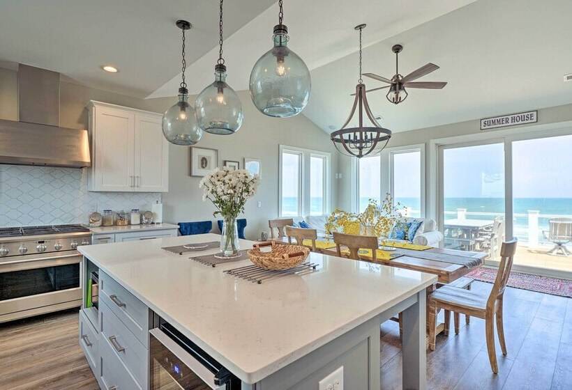 Beachfront Oasis W/ 2 Large Decks, Bbq & Views!