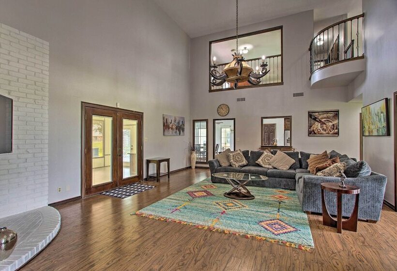 Big Barrels Ranch  On 50 Acres: Countryside Views