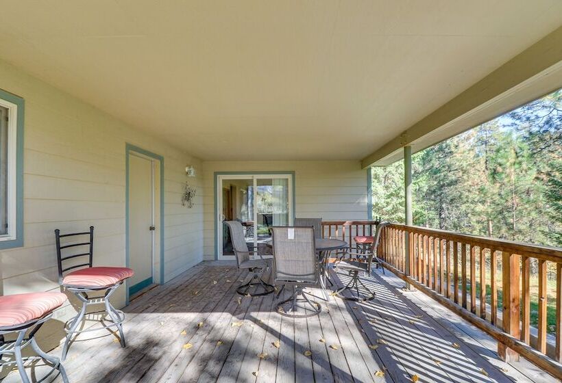 Bigfork Village Retreat   1 Mi To Flathead Lake!