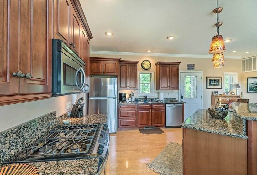 Bull Shoals Retreat W/ Panoramic River Views!