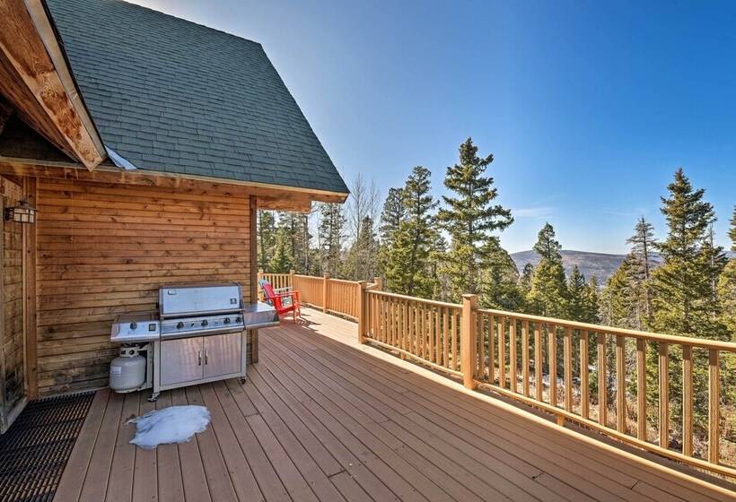 Burning Sky Lodge : Private Hot Tub & Ski In/out