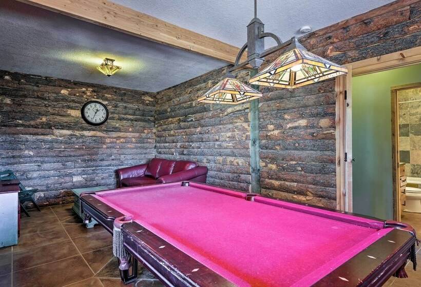 Burning Sky Lodge : Private Hot Tub & Ski In/out