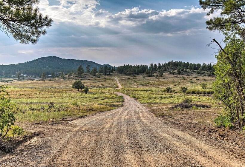 Cabin At The Little Ranch : Hiking On Site!