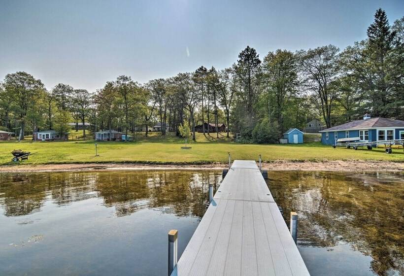 Cabin On Rush Lake W/ Tiki Bar, Grill & Kayaks!, Canada Creek Ranch