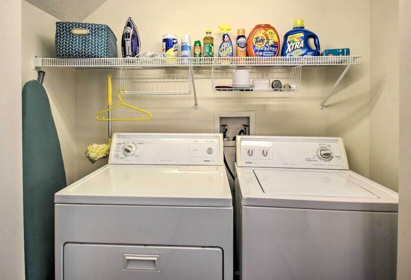 Central Harrisonburg Home W/ Fenced In Yard!