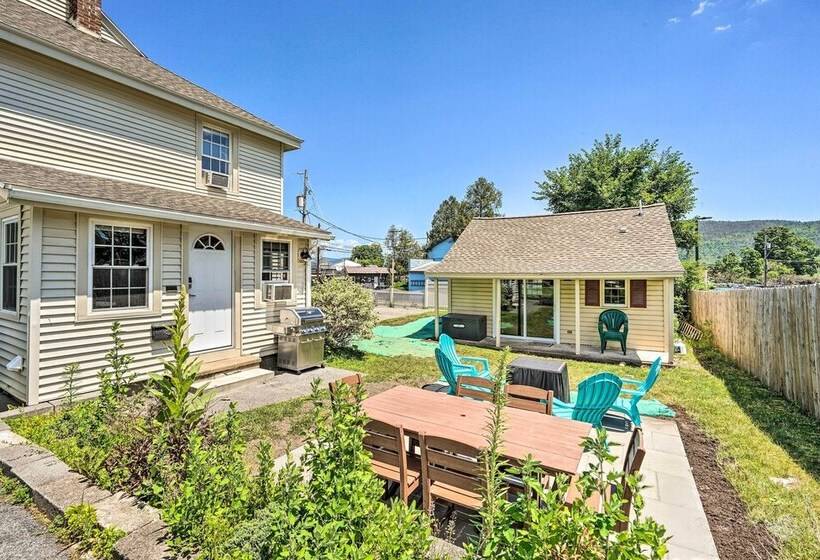 Cheery Family Escape W/ Game Room & Fire Pit!