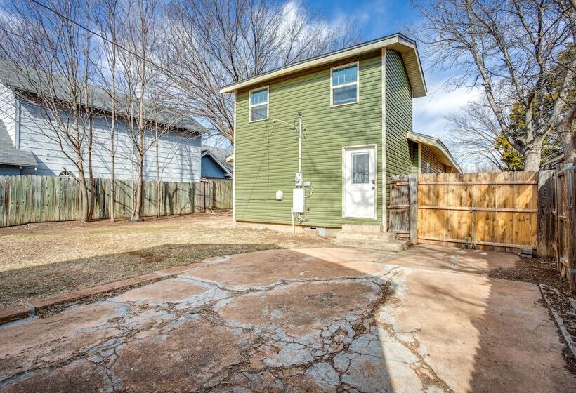 Chic Lawton Home, 5 Mi To Historic Fort Sill!