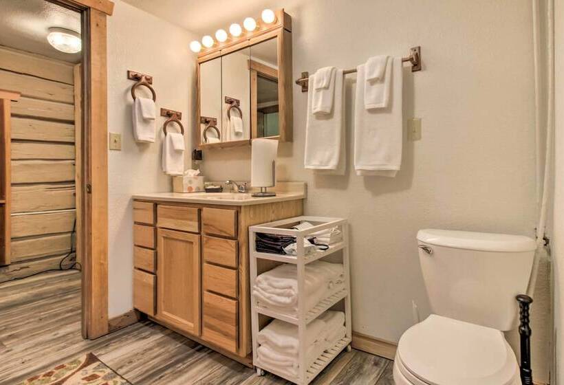 Cozy Augusta Cabin W/ Furnished Deck & Grill!