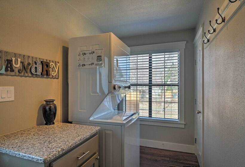 Cozy Home Blocks To Georgetown Square & Su!