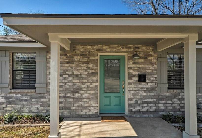 Cozy Home Blocks To Georgetown Square & Su!