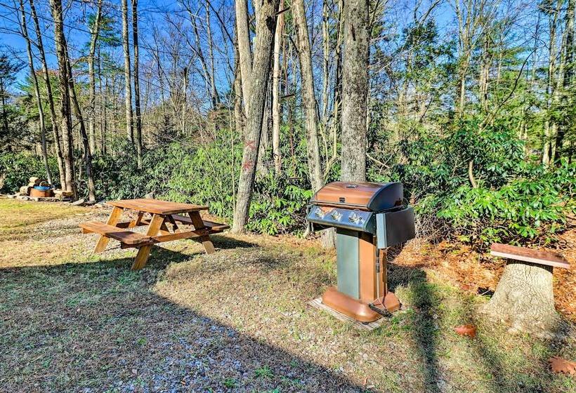 Cozy Tannersville Gem Ski, Hike, Explore!