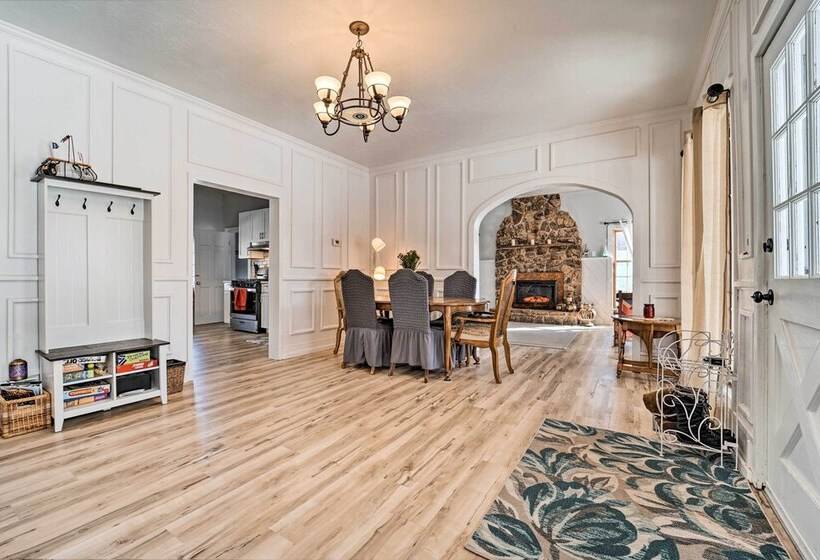 Dolorable  Home W/ Yard,   Walk To River!