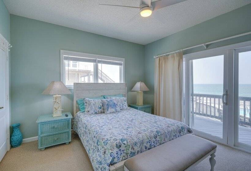 Grand Seaside Escape W/ Direct Beach Access!