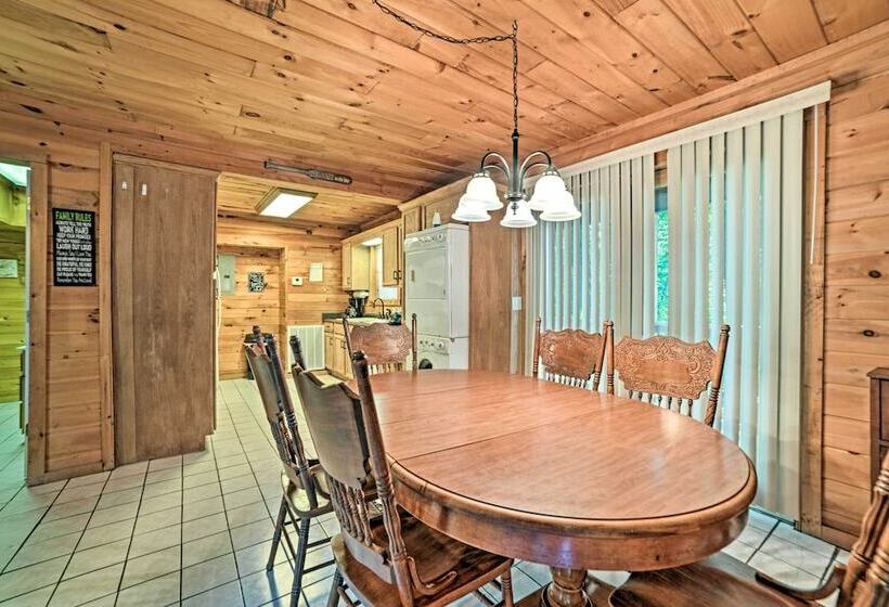 Group Friendly Cabin On Kentucky Lake!