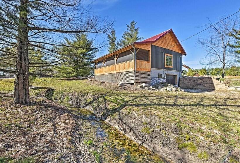 Honey House Cabin    A Quiet Countryside Retreat!