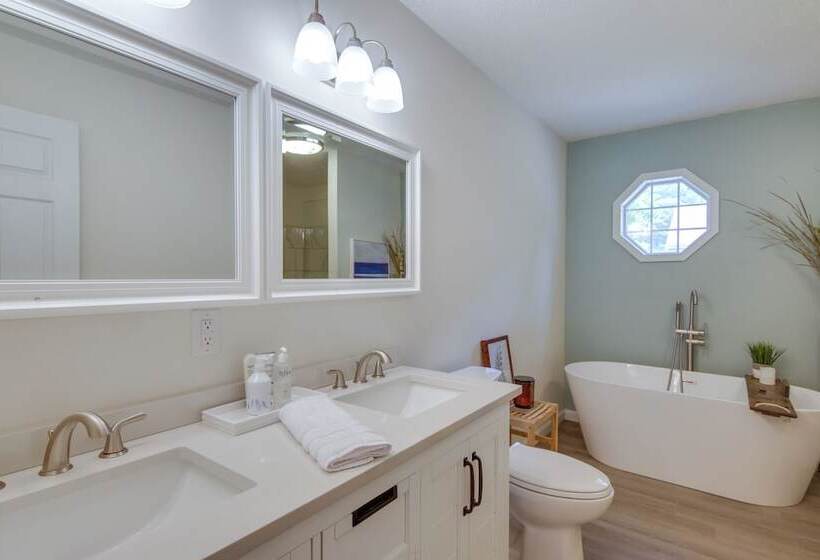 < 4 Mi To Shore:  Asteri House  In Rehoboth Beach!