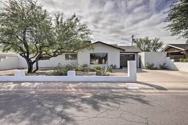 Lavish Scottsdale Oasis: Game Room Veranda + Pool!