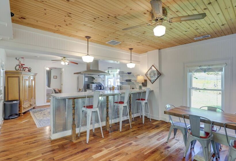 Marshall Cottage On 1895 Tobacco Farm W/ Hot Tub!