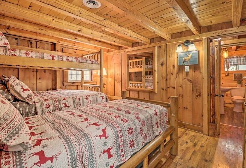 Postcard Worthy Poconos Cabin: ~ 15 Mi To Skiing!