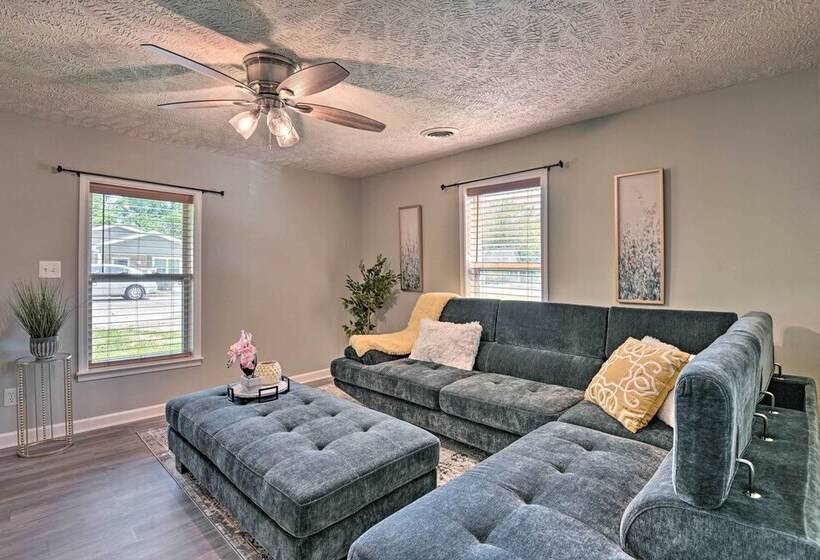Quaint Downtown Murfreesboro Cottage W/ Lush Yard