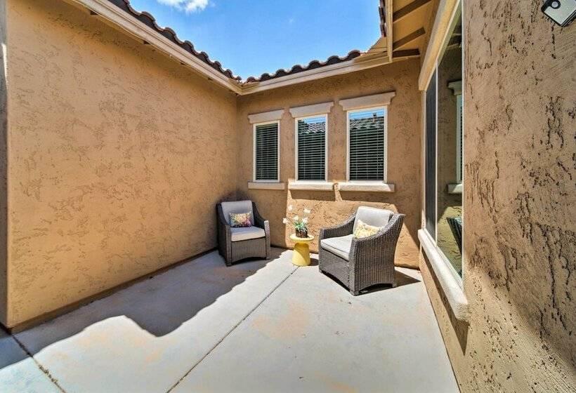 Surprise Home W/ Pool, Hot Tub, & Putting Green