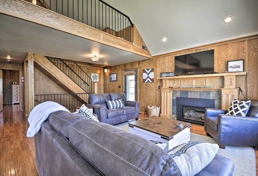 The Front Porch 20 Acre Country Home W/ Mtn View