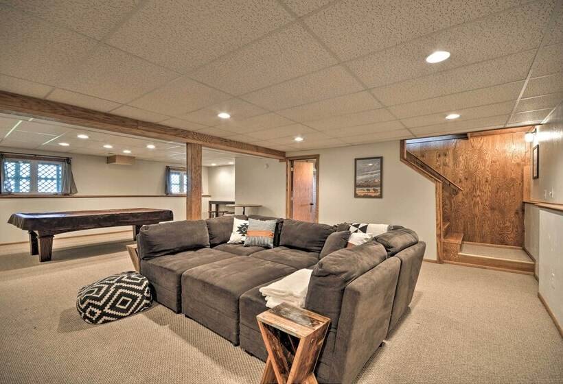 The Front Porch 20 Acre Country Home W/ Mtn View