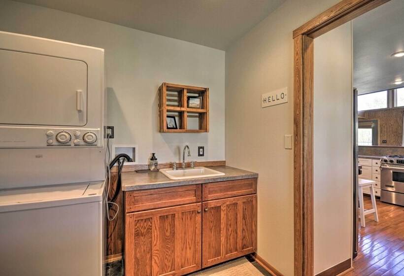 The Front Porch 20 Acre Country Home W/ Mtn View