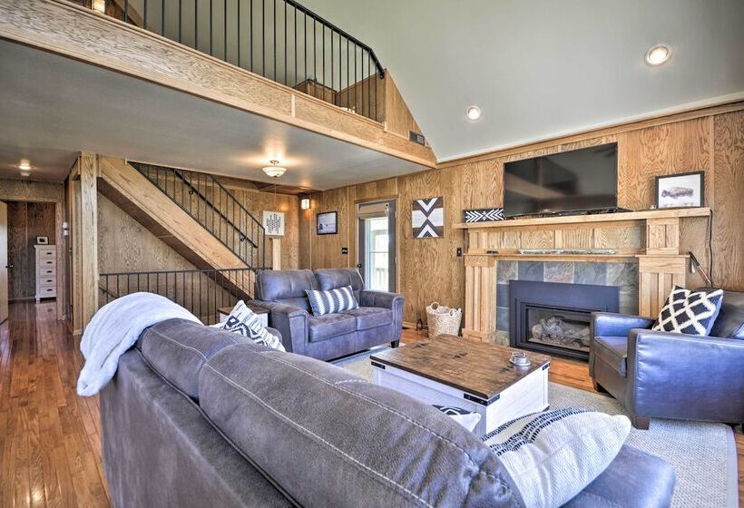 The Front Porch 20 Acre Country Home W/ Mtn View