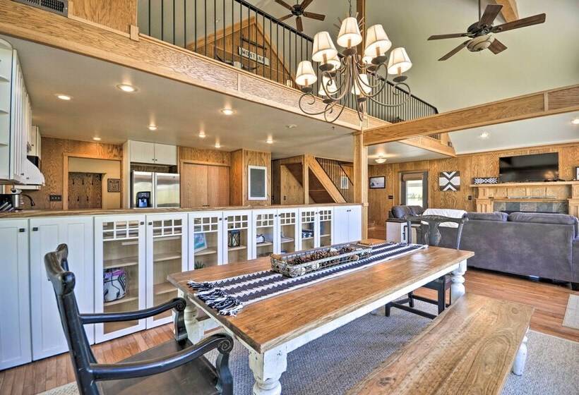 The Front Porch 20 Acre Country Home W/ Mtn View